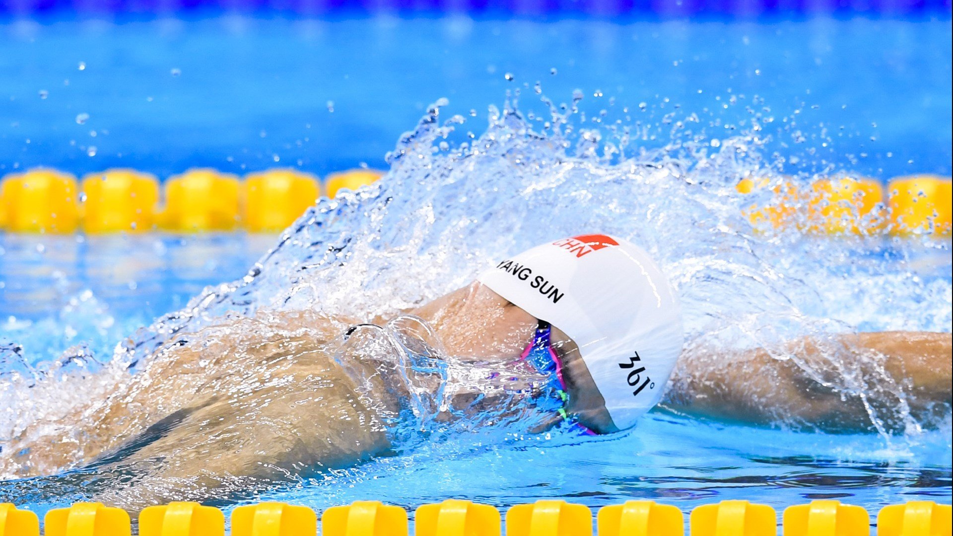 篮球训练营加强青少年体能提升训练，青少年篮球体育培训